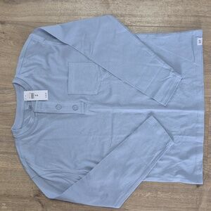 Gap kids boys size 8 long sleeve tee